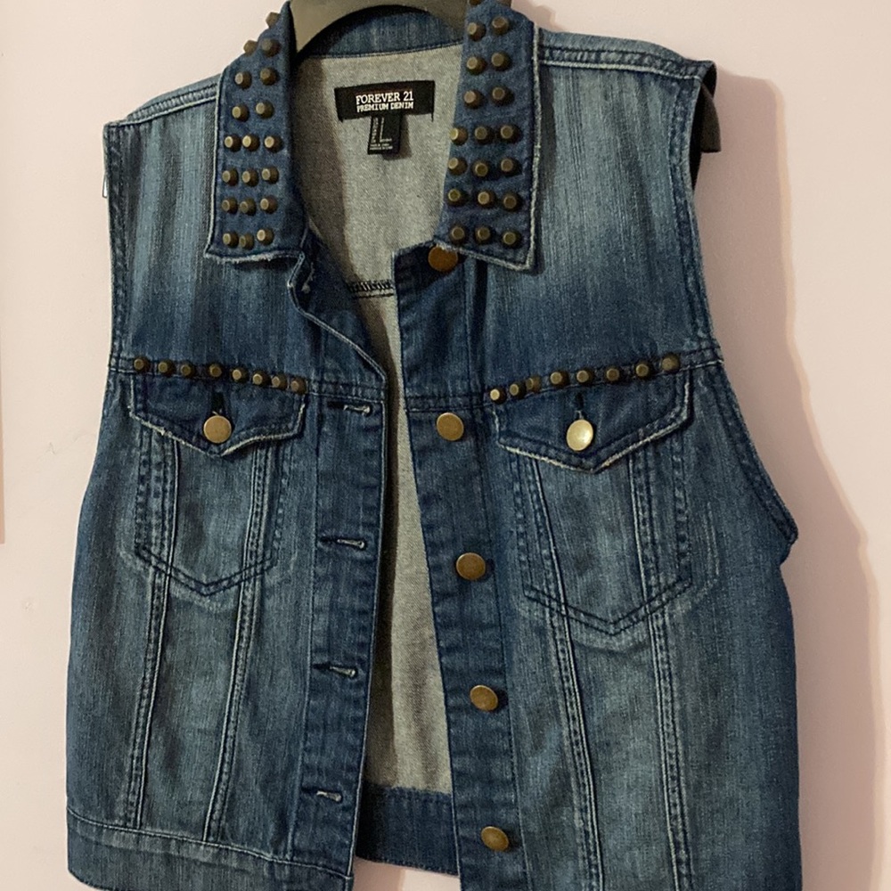 Forever 21 Jean Jacket- Like New - Picture 4 of 8